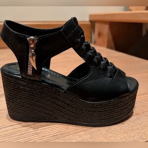 Aoerda Black Platform Sandals Lightweight Platform Size 7.5 or 38.  NEW!!